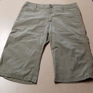 DKNY Jeans capri pants